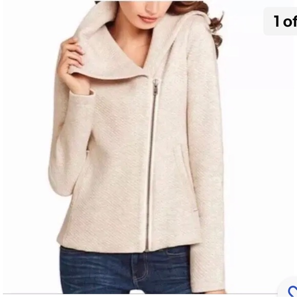 CAbi Jackets & Blazers - Cabi #913 Ryder Moto jacket in a quilted knit sz S oatmeal